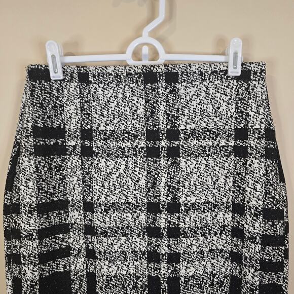 Women's Express Gray & Black Plaid Knee Length Pencil Skirt | Size Small - Picture 3 of 9